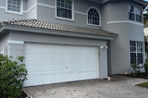 Casa en Pompano Beach, Florida 4 dormitorios, 221.39 m2 № 2055425