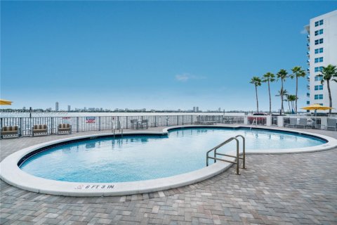 Copropriété à vendre à North Bay Village, Floride: 2 chambres, 104.98 m2 № 1934898 - photo 26