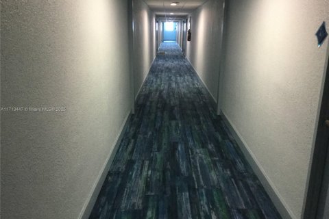 Copropriété à vendre à North Bay Village, Floride: 2 chambres, 104.98 m2 № 1934898 - photo 20