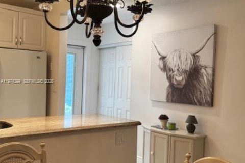 Купить кондоминиум в Лодердейл-Лейкс, Флорида 2 спальни, 87.7м2, № 2036530 - фото 16