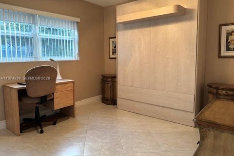 Купить кондоминиум в Лодердейл-Лейкс, Флорида 2 спальни, 87.7м2, № 2036530 - фото 10