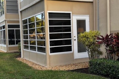 Купить кондоминиум в Лодердейл-Лейкс, Флорида 2 спальни, 87.7м2, № 2036530 - фото 19