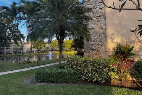 Купить кондоминиум в Лодердейл-Лейкс, Флорида 2 спальни, 87.7м2, № 2036530 - фото 18