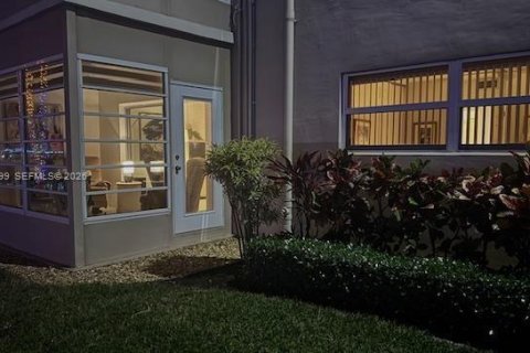 Купить кондоминиум в Лодердейл-Лейкс, Флорида 2 спальни, 87.7м2, № 2036530 - фото 22