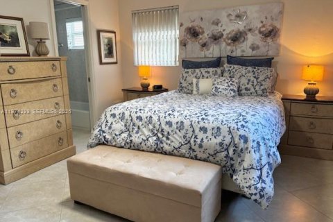 Купить кондоминиум в Лодердейл-Лейкс, Флорида 2 спальни, 87.7м2, № 2036530 - фото 9