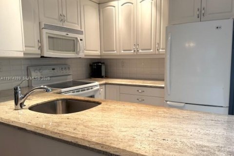 Купить кондоминиум в Лодердейл-Лейкс, Флорида 2 спальни, 87.7м2, № 2036530 - фото 5