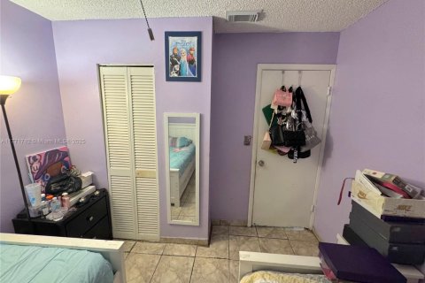 Townhouse in Miami Gardens, Florida 2 bedrooms, 89.19 sq.m. № 1862283 - photo 6