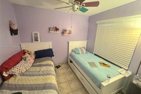 Townhouse in Miami Gardens, Florida 2 bedrooms, 89.19 sq.m. № 1862283 - photo 5