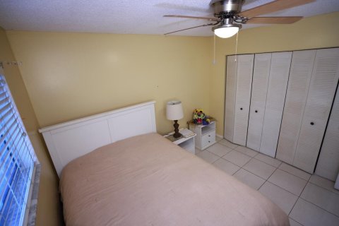 Condo in Margate, Florida, 2 bedrooms  № 2247087 - photo 10