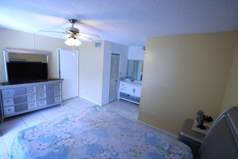 Condo in Margate, Florida, 2 bedrooms  № 2247087 - photo 6