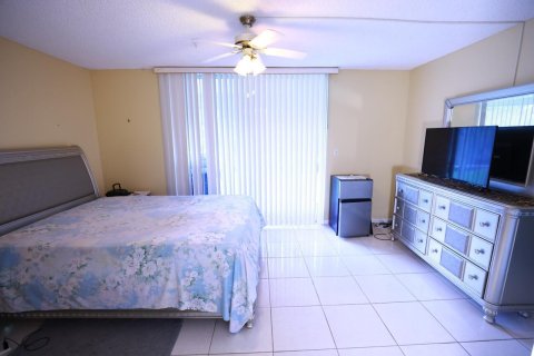 Condo in Margate, Florida, 2 bedrooms  № 2247087 - photo 7