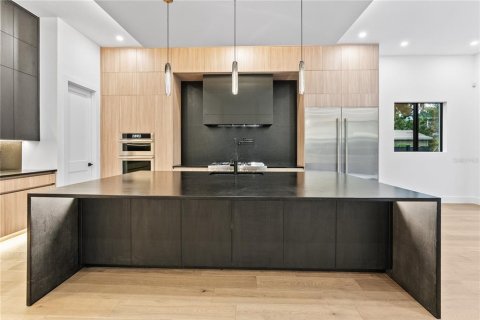 Casa en venta en Tampa, Florida, 5 dormitorios, 317.73 m2 № 1649452 - foto 12