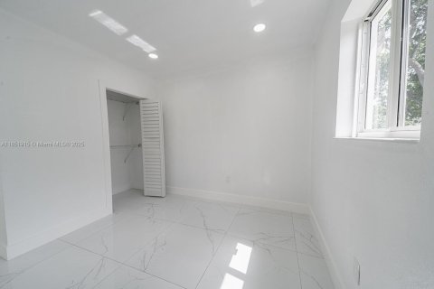 House in Miramar, Florida 3 bedrooms, 133.97 sq.m. № 1871474 - photo 21