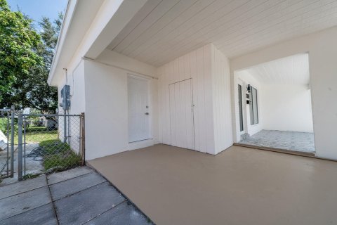 House in Miramar, Florida 3 bedrooms, 133.97 sq.m. № 1871474 - photo 28