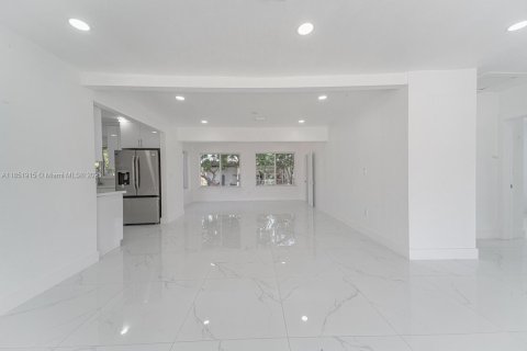 House in Miramar, Florida 3 bedrooms, 133.97 sq.m. № 1871474 - photo 3