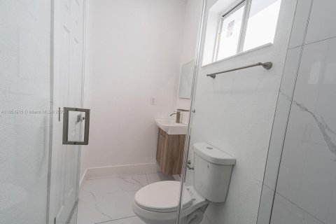 House in Miramar, Florida 3 bedrooms, 133.97 sq.m. № 1871474 - photo 12