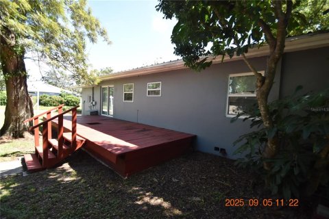 Casa en alquiler en Saint Petersburg, Florida, 3 dormitorios, 106.28 m2 № 1915597 - foto 28