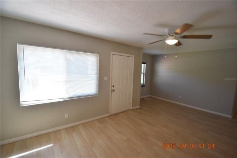 Casa en alquiler en Saint Petersburg, Florida, 3 dormitorios, 106.28 m2 № 1915597 - foto 2