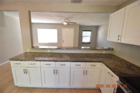 Casa en alquiler en Saint Petersburg, Florida, 3 dormitorios, 106.28 m2 № 1915597 - foto 8