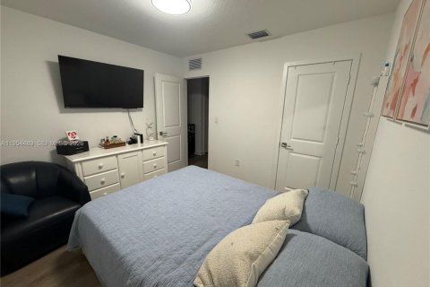 Touwnhouse à vendre à Homestead, Floride: 3 chambres, 120.96 m2 № 2010915 - photo 11