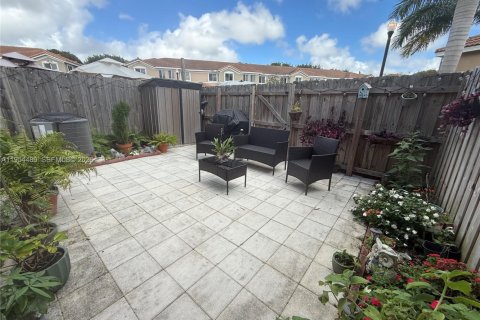 Touwnhouse à vendre à Homestead, Floride: 3 chambres, 120.96 m2 № 2010915 - photo 4