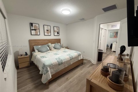 Touwnhouse à vendre à Homestead, Floride: 3 chambres, 120.96 m2 № 2010915 - photo 15