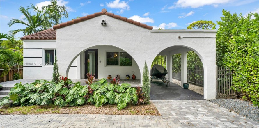 Villa ou maison à Miami Shores, Floride 2 chambres, 95.69 m2 № 1966258