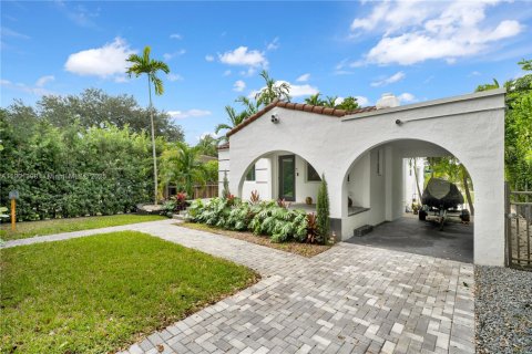 Villa ou maison à vendre à Miami Shores, Floride: 2 chambres, 95.69 m2 № 1966258 - photo 2