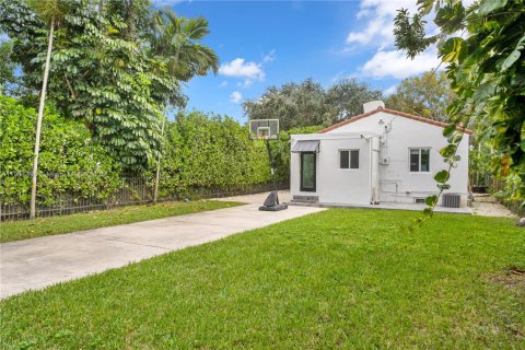Villa ou maison à vendre à Miami Shores, Floride: 2 chambres, 95.69 m2 № 1966258 - photo 6