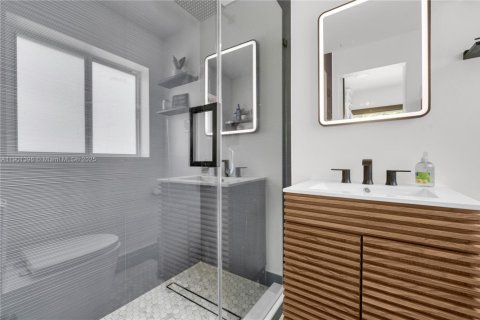 Villa ou maison à vendre à Miami Shores, Floride: 2 chambres, 95.69 m2 № 1966258 - photo 23