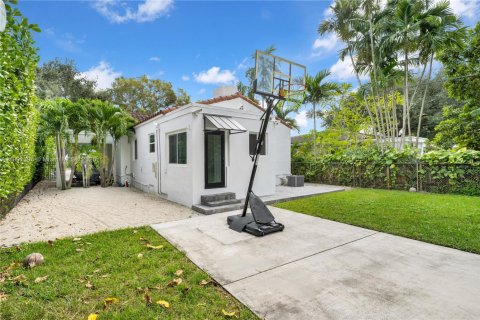 Villa ou maison à vendre à Miami Shores, Floride: 2 chambres, 95.69 m2 № 1966258 - photo 4