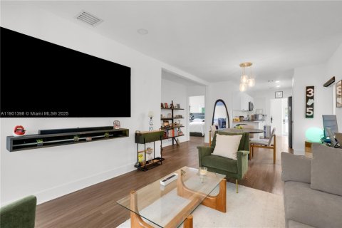 Villa ou maison à vendre à Miami Shores, Floride: 2 chambres, 95.69 m2 № 1966258 - photo 12