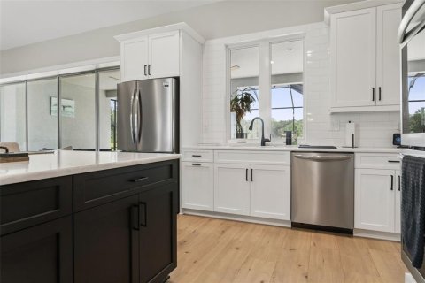 House in Wesley Chapel, Florida 5 bedrooms, 245.26 sq.m. № 2220964 - photo 9