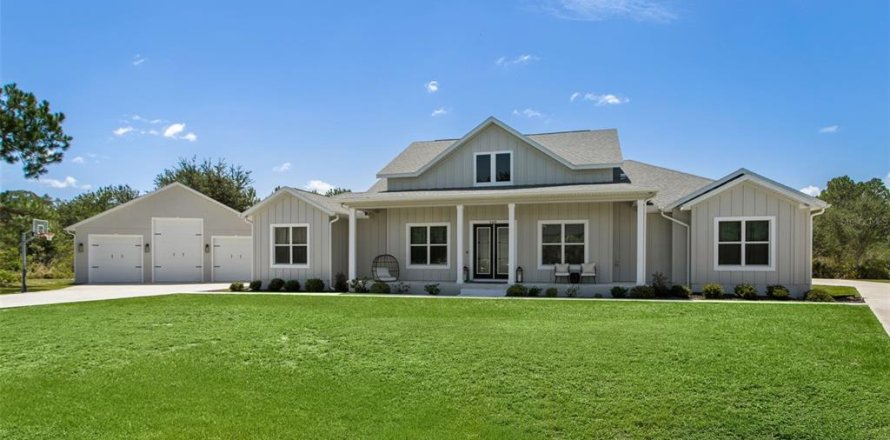 House in Wesley Chapel, Florida 5 bedrooms, 245.26 sq.m. № 2220964