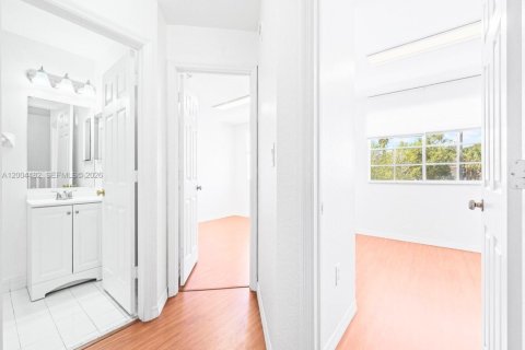 Купить кондоминиум в Дорал, Флорида 3 спальни, 131.92м2, № 2068582 - фото 13