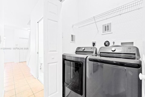 Купить кондоминиум в Дорал, Флорида 3 спальни, 131.92м2, № 2068582 - фото 18