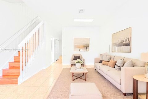 Кондоминиум с 3 спальнями в Дорал, Флорида № 2068582