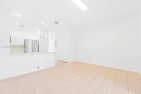 Купить кондоминиум в Дорал, Флорида 3 спальни, 131.92м2, № 2068582 - фото 8