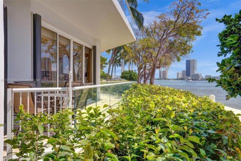 Condominio en venta en Aventura, Florida, 3 dormitorios, 227.61 m2 № 1867546 - foto 3