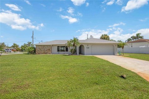 House in Port Charlotte, Florida 3 bedrooms, 164.62 sq.m. № 1893792 - photo 3