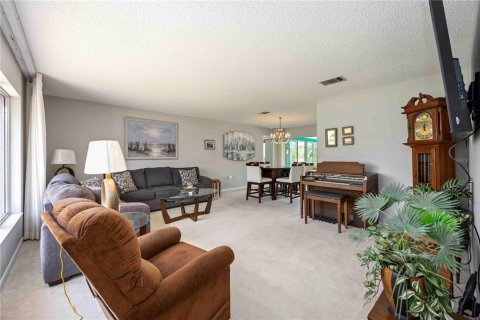 House in Port Charlotte, Florida 3 bedrooms, 164.62 sq.m. № 1893792 - photo 7