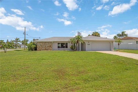 House in Port Charlotte, Florida 3 bedrooms, 164.62 sq.m. № 1893792 - photo 4