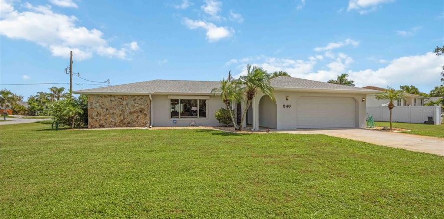 House in Port Charlotte, Florida 3 bedrooms, 164.62 sq.m. № 1893792