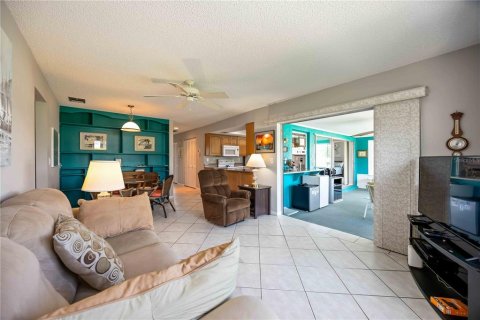 House in Port Charlotte, Florida 3 bedrooms, 164.62 sq.m. № 1893792 - photo 10