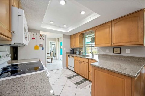 House in Port Charlotte, Florida 3 bedrooms, 164.62 sq.m. № 1893792 - photo 13