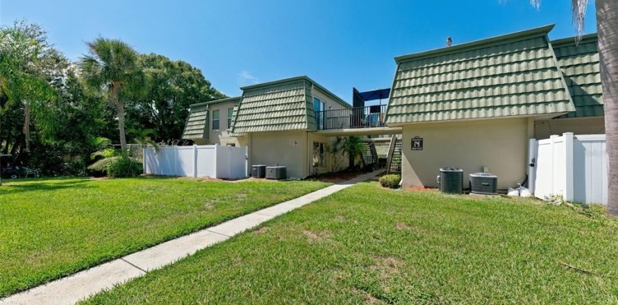 Condo in Clearwater, Florida, 2 bedrooms  № 2391379