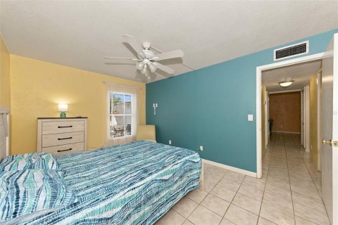 Condo in Clearwater, Florida, 2 bedrooms  № 2391379 - photo 17