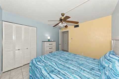 Condo in Clearwater, Florida, 2 bedrooms  № 2391379 - photo 21
