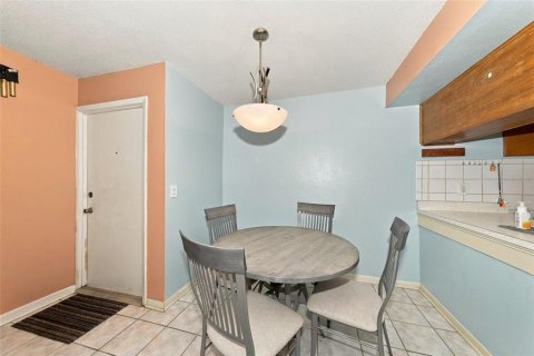 Condo in Clearwater, Florida, 2 bedrooms  № 2391379 - photo 11