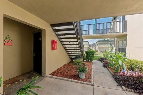 Condo in Clearwater, Florida, 2 bedrooms  № 2391379 - photo 4